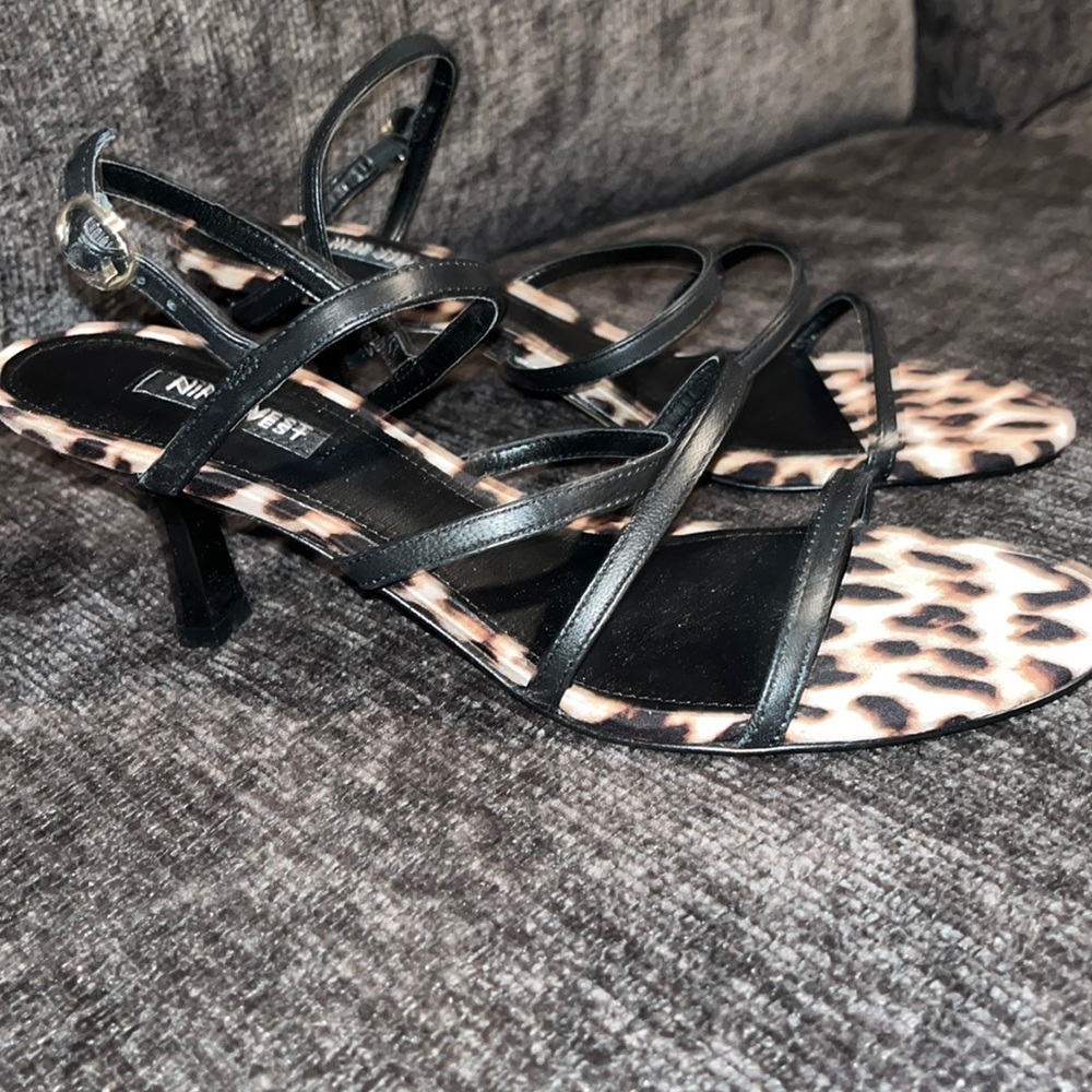 Nine West Womens size 9.5 leopard sandals strappy heels like new